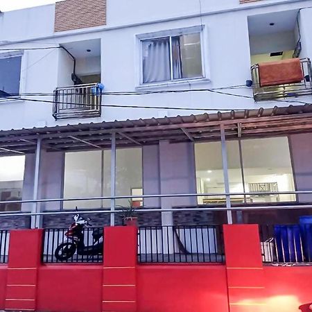 Agnes Residence Near Blok M Mitra Reddoorz Jakarta Exterior photo