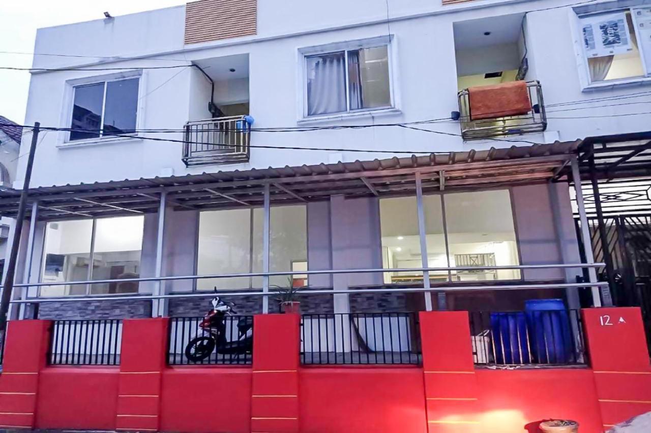 Agnes Residence Near Blok M Mitra Reddoorz Jakarta Exterior photo